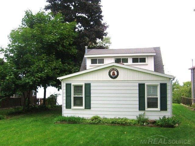 2915 Lakeshore Road Applegate, MI 48401 - Photo 4 of 46 31304015-3.JPG