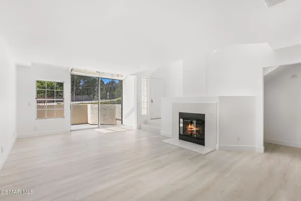 $3,900 | 4240 Lost Hills Road, Unit 802, Calabasas, CA 91301