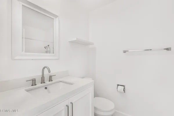 $3,900 | 4240 Lost Hills Road, Unit 802, Calabasas, CA 91301