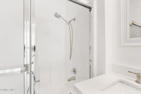 $4,100 | 4240 Lost Hills Road, Unit 802, Calabasas, CA 91301