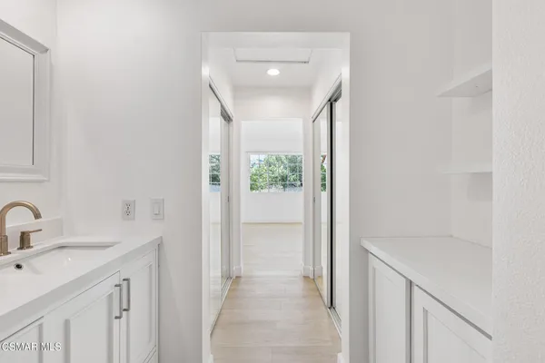 $4,100 | 4240 Lost Hills Road, Unit 802, Calabasas, CA 91301