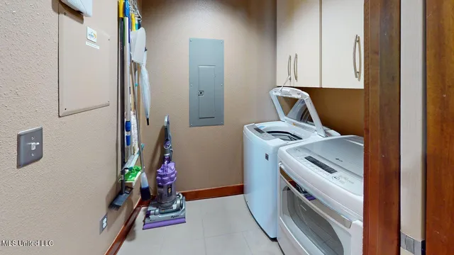 $2,895 | 2060 Beach Boulevard, Unit 105, Biloxi, MS 39531