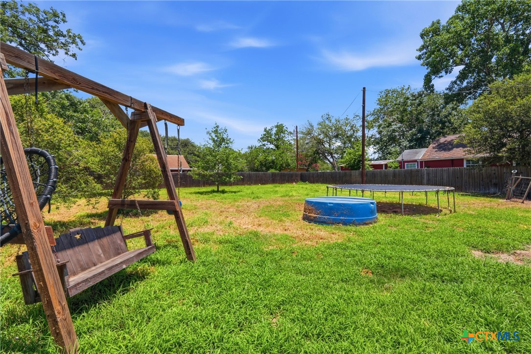 554 West Austin Street Luling, TX 78648 - Photo 38 of 47