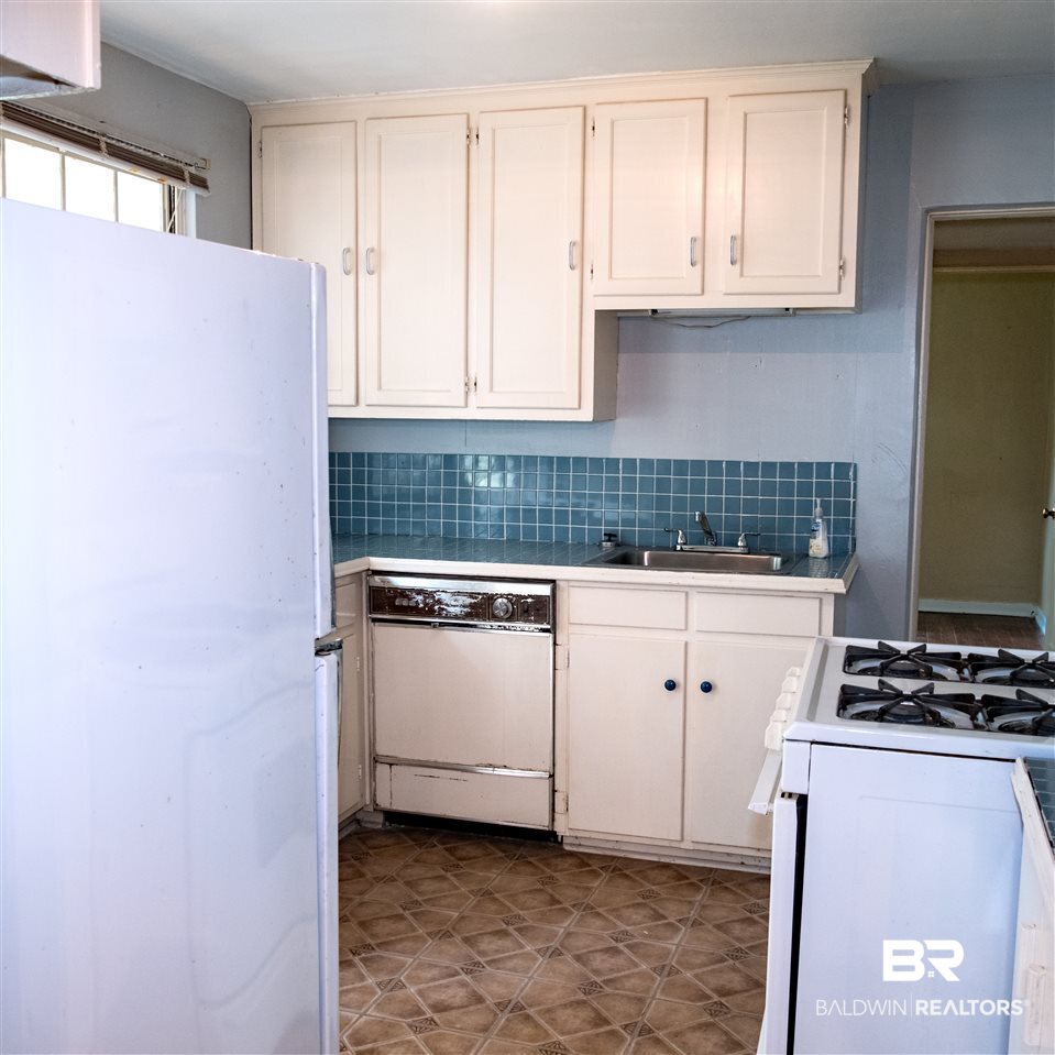 15 Princess Anne Road Mobile, AL 36608 - Photo 22 of 39