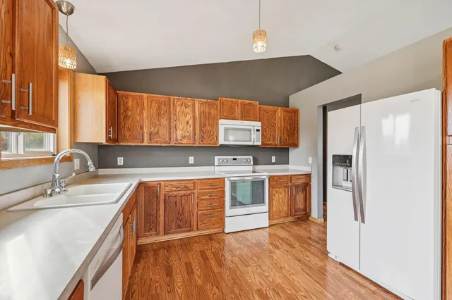 $375,000 | 11763 North Meadow Curve, Lindstrom, MN 55045