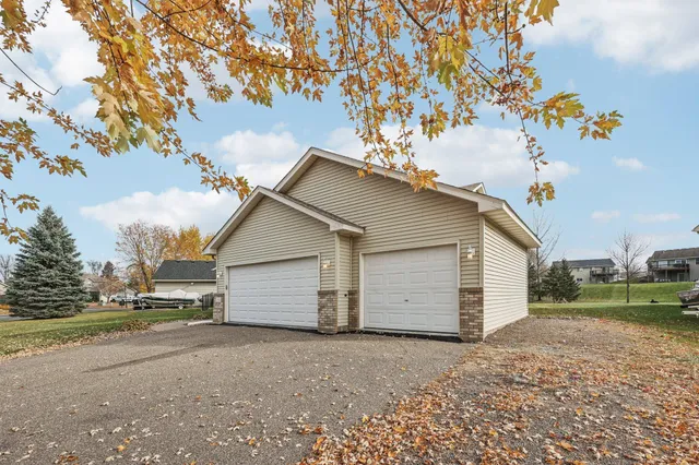 $375,000 | 11763 North Meadow Curve, Lindstrom, MN 55045