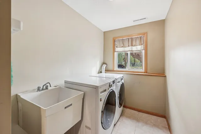 $375,000 | 11763 North Meadow Curve, Lindstrom, MN 55045