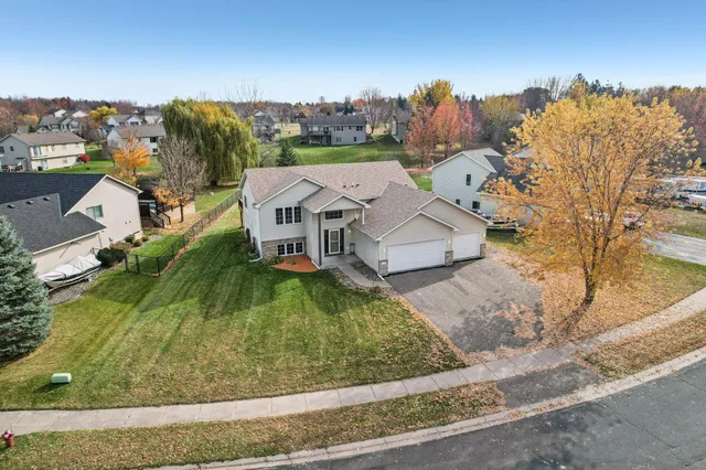 $375,000 | 11763 North Meadow Curve, Lindstrom, MN 55045