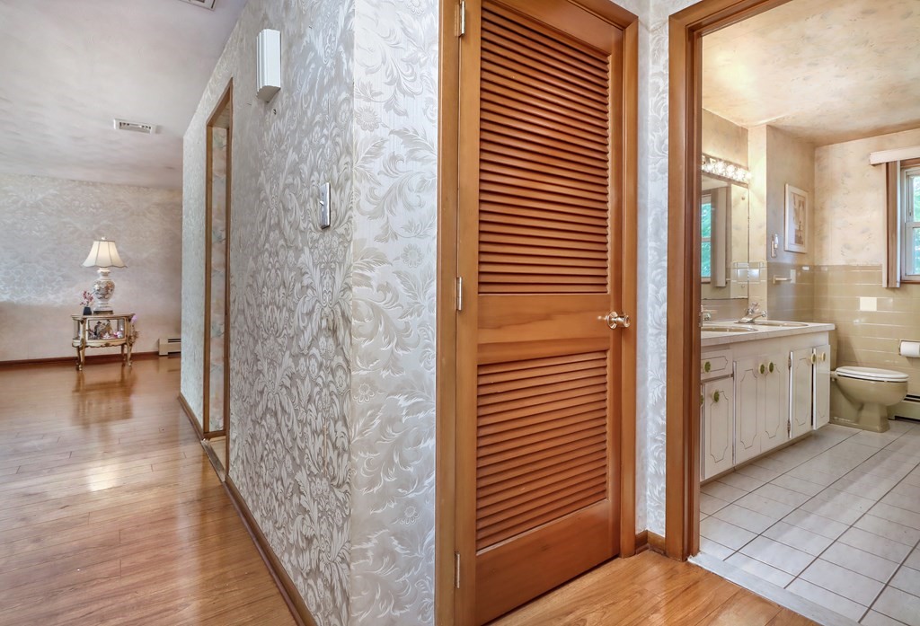 48 Sunset Hill Road Boston, MA 02132 - Photo 10 of 30 Gallery Image 10