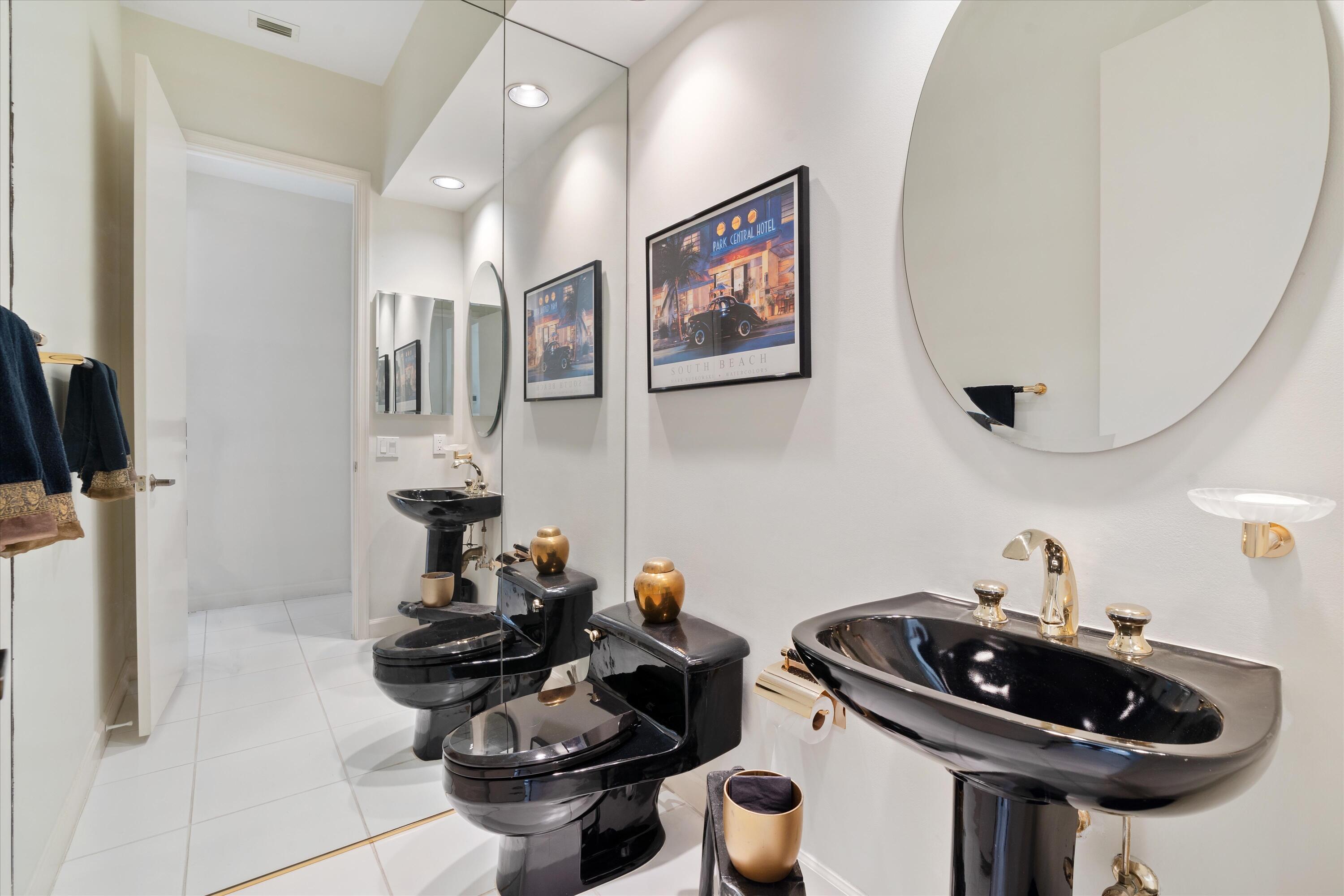 2184 Northwest 62nd Drive Boca Raton, FL 33496 - Photo 20 of 33 Guest Bath