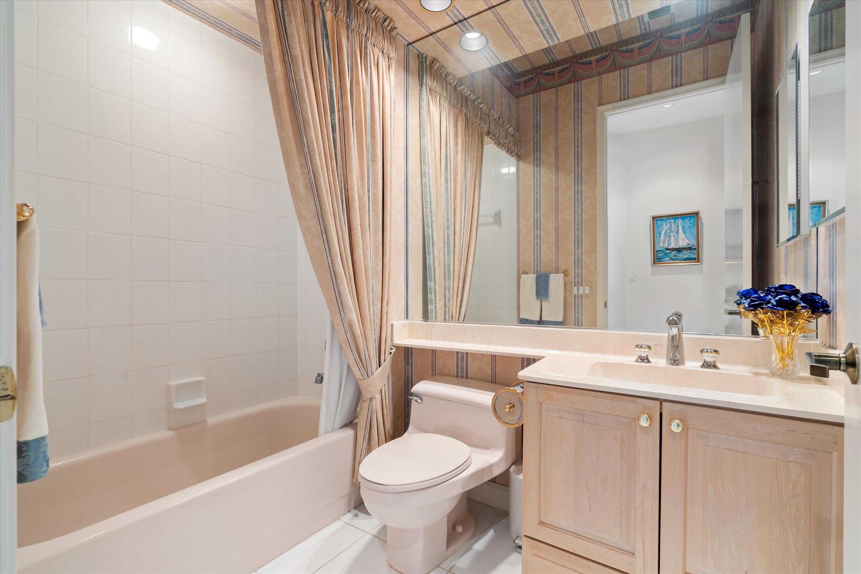 2184 Northwest 62nd Drive Boca Raton, FL 33496 - Photo 23 of 33 Guest Bathroom