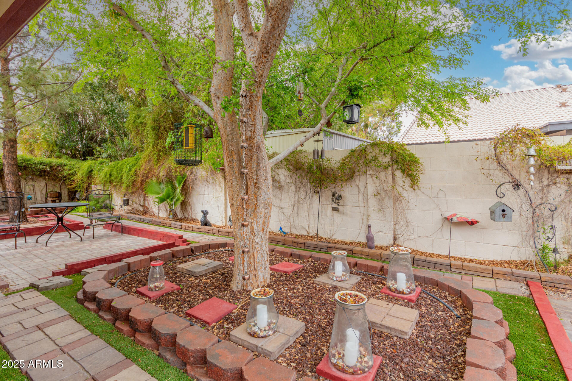 538 West Silver Creek Road Gilbert, AZ 85233 - Photo 38 of 41 a outdoor space with lots of white furniture