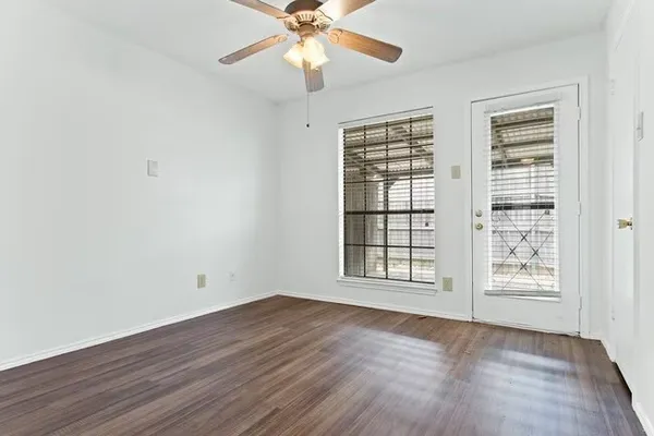 $899 | 3305 Dilido Road, Unit 1104, Dallas, TX 75228