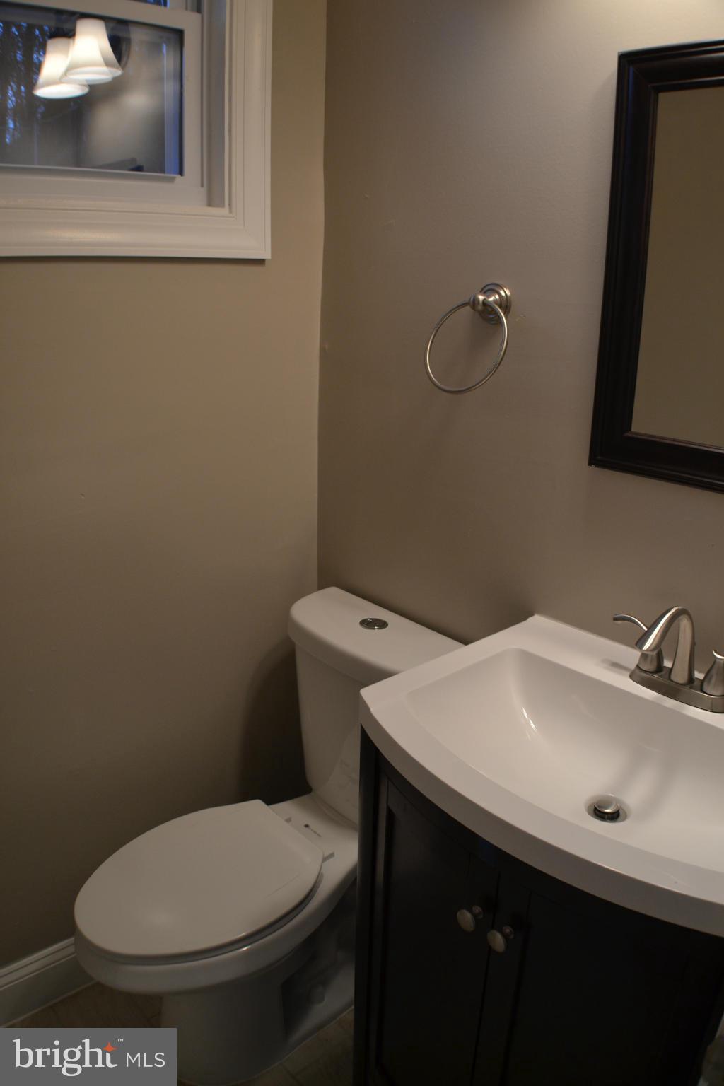 2302 Monticello Road Baltimore, MD 21216 - Photo 8 of 24 Bath
