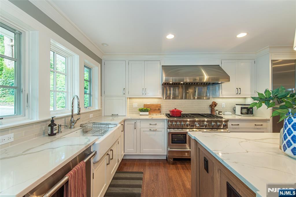 486 Ridgewood Avenue Glen Ridge, NJ 07028 - Photo 9 of 46 Gallery Image 9