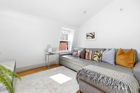 $1,925,000 | 1762 Beacon Street, Unit 4, Brookline, MA 02445