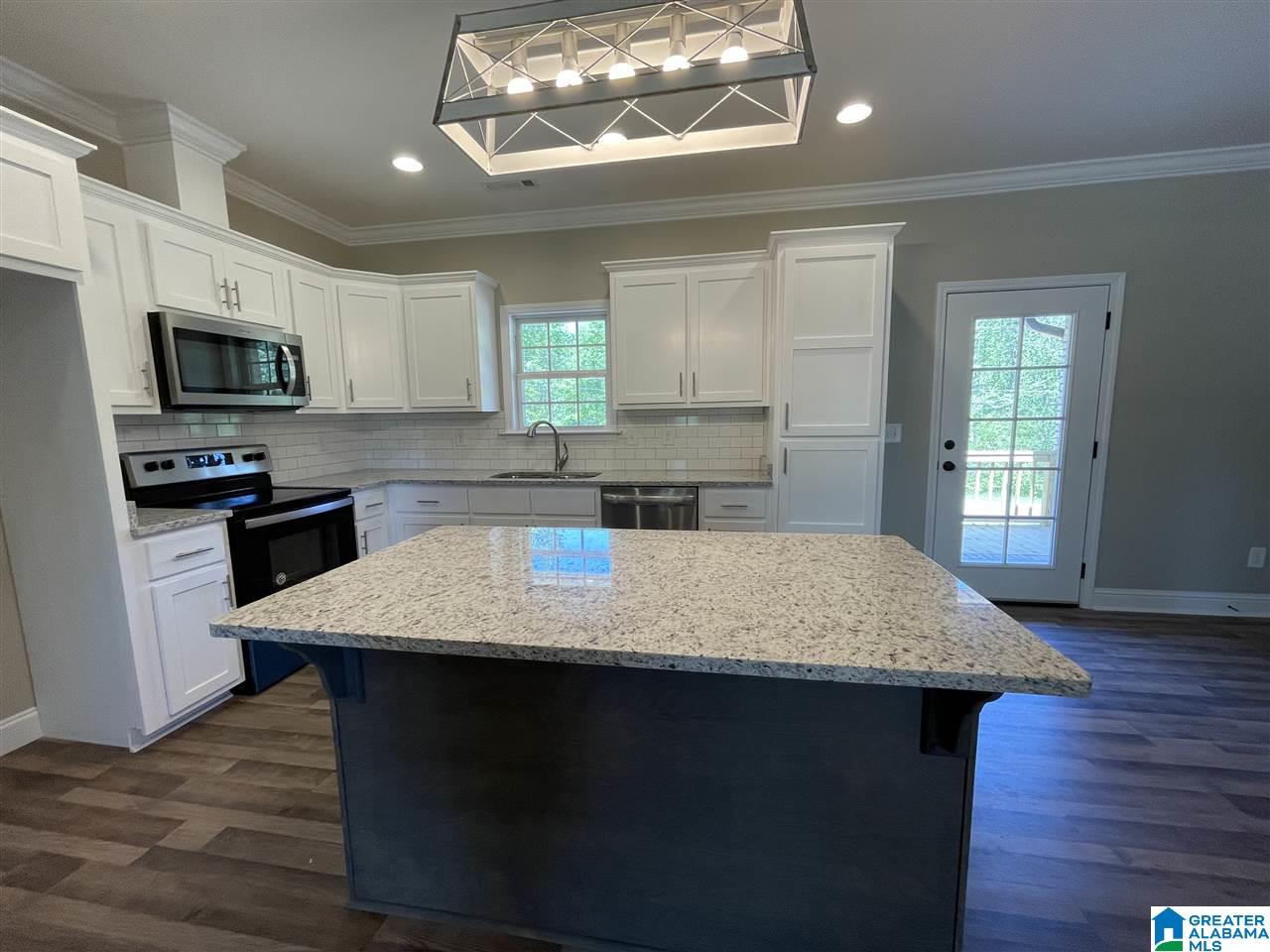 924 Frances Circle Clanton, AL 35045 - Photo 3 of 34