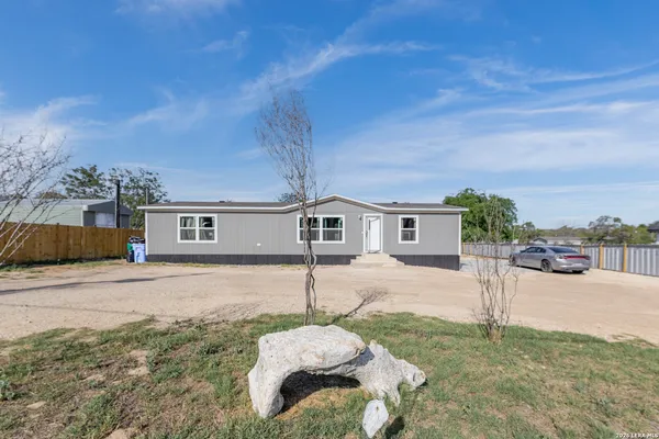 $215,000 | 22819 Copper Cyn Drive, Elmendorf, TX 78112