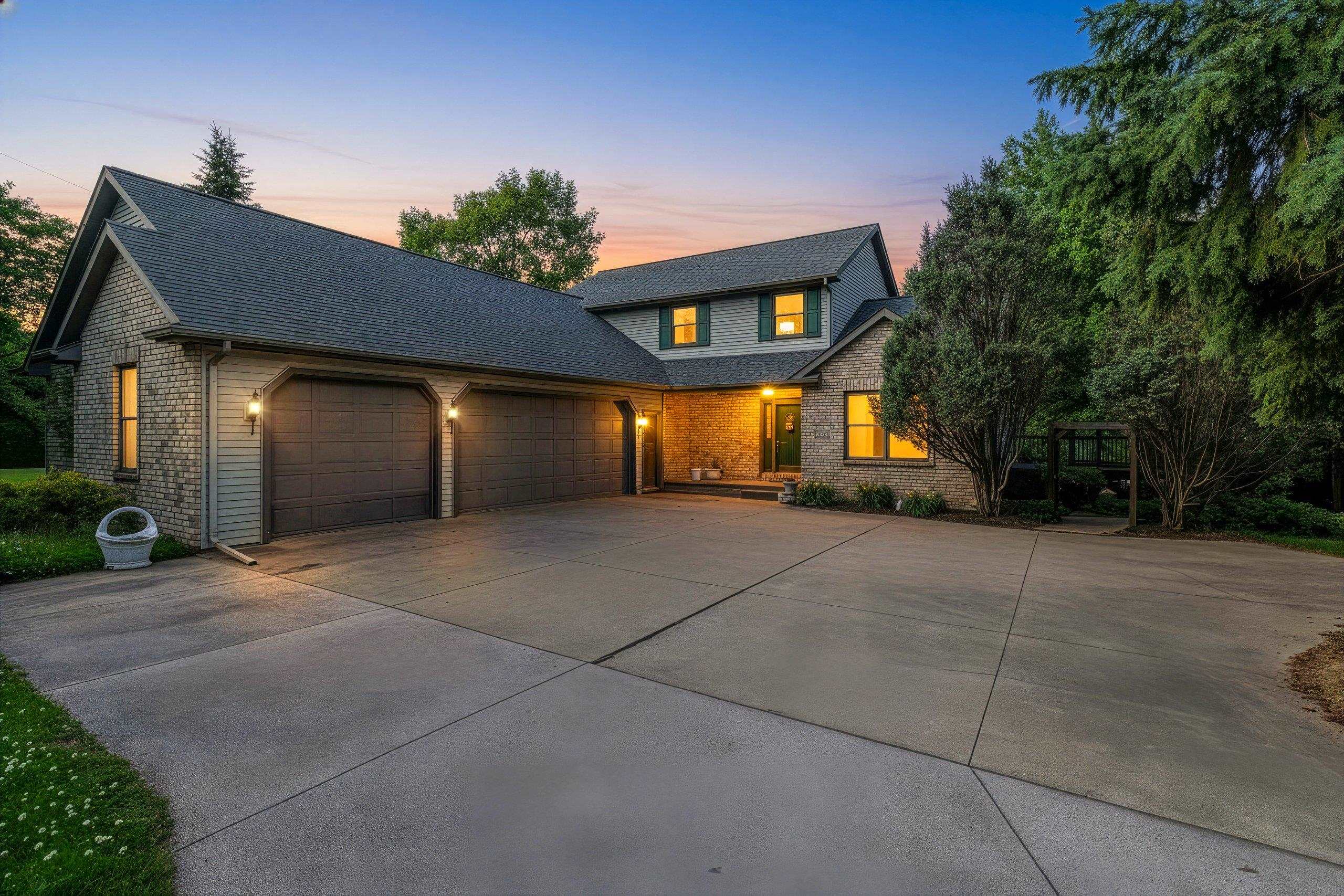 W2342 Valleywood Lane Appleton, WI 54915 - Photo 3 of 69