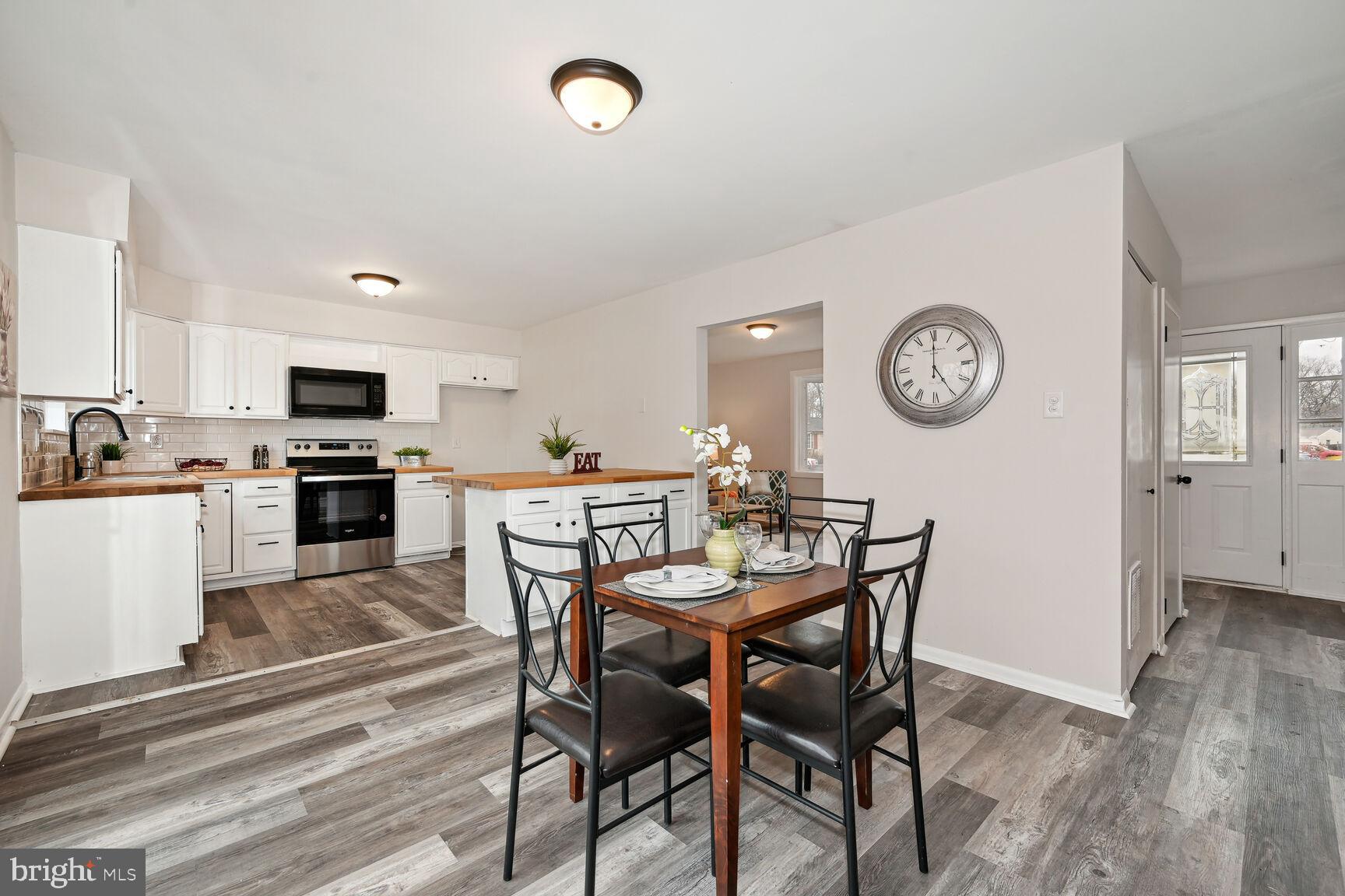 25 Estates Court Pine Hill, NJ 08021 - Photo 11 of 23 Dining Area