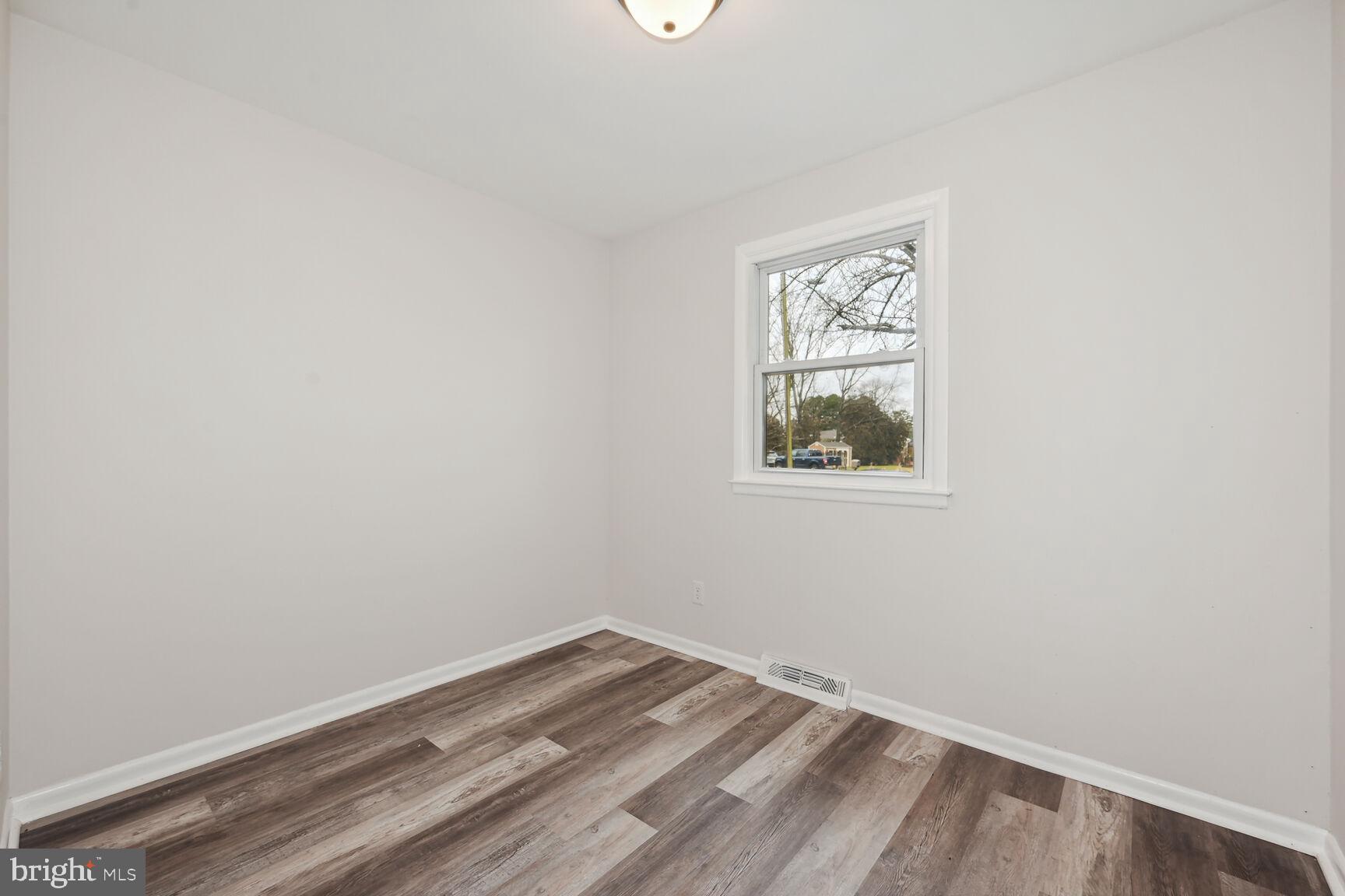 25 Estates Court Pine Hill, NJ 08021 - Photo 17 of 23 Bedroom 3