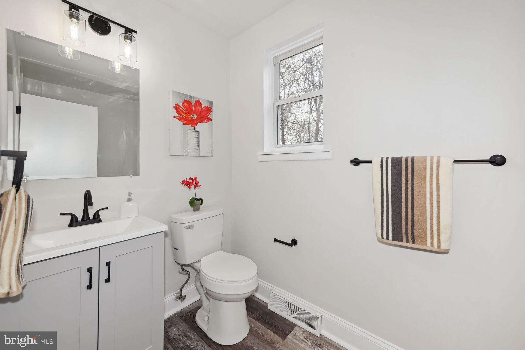 25 Estates Court Pine Hill, NJ 08021 - Photo 20 of 23 Full Bath