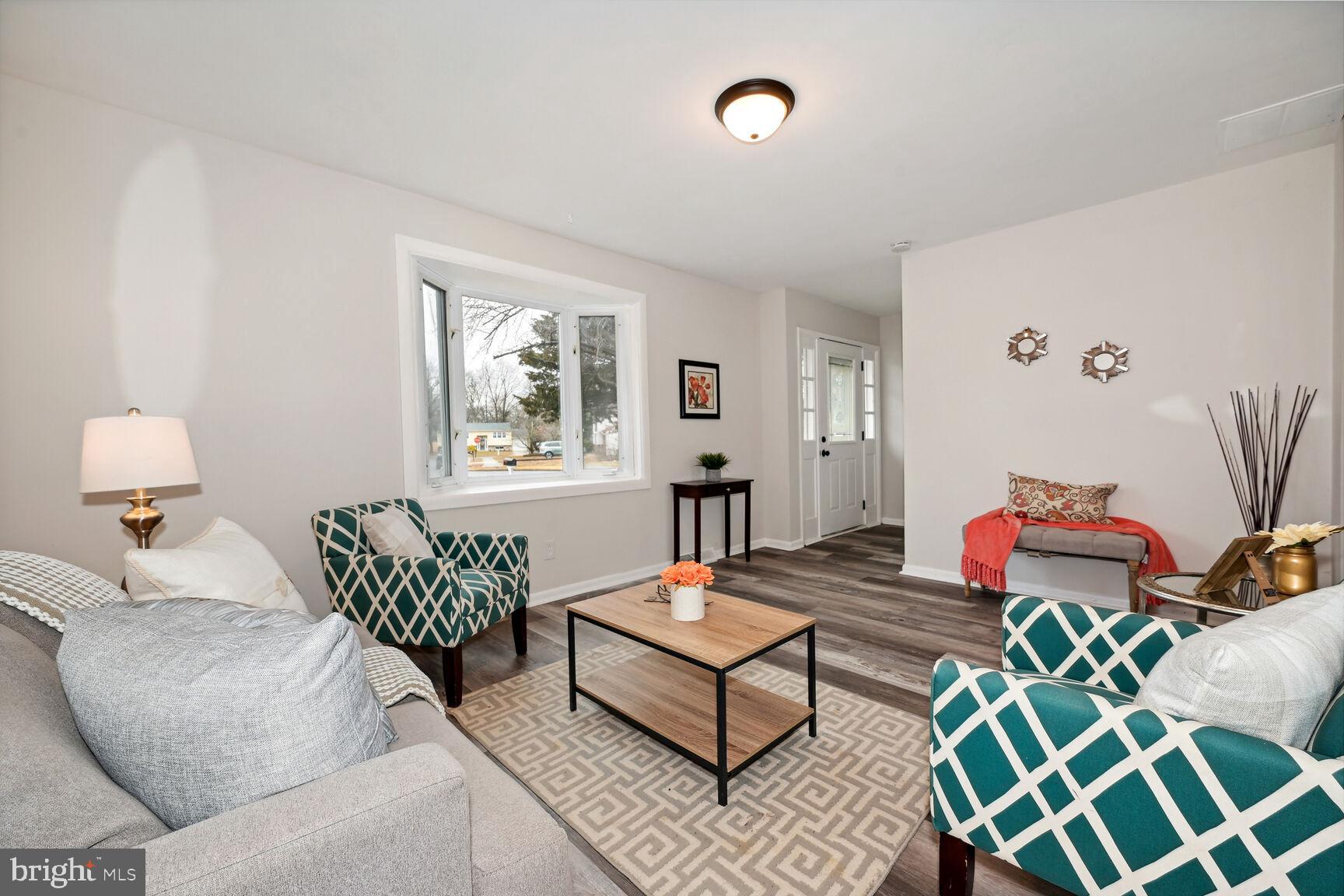 25 Estates Court Pine Hill, NJ 08021 - Photo 7 of 23 Living Room