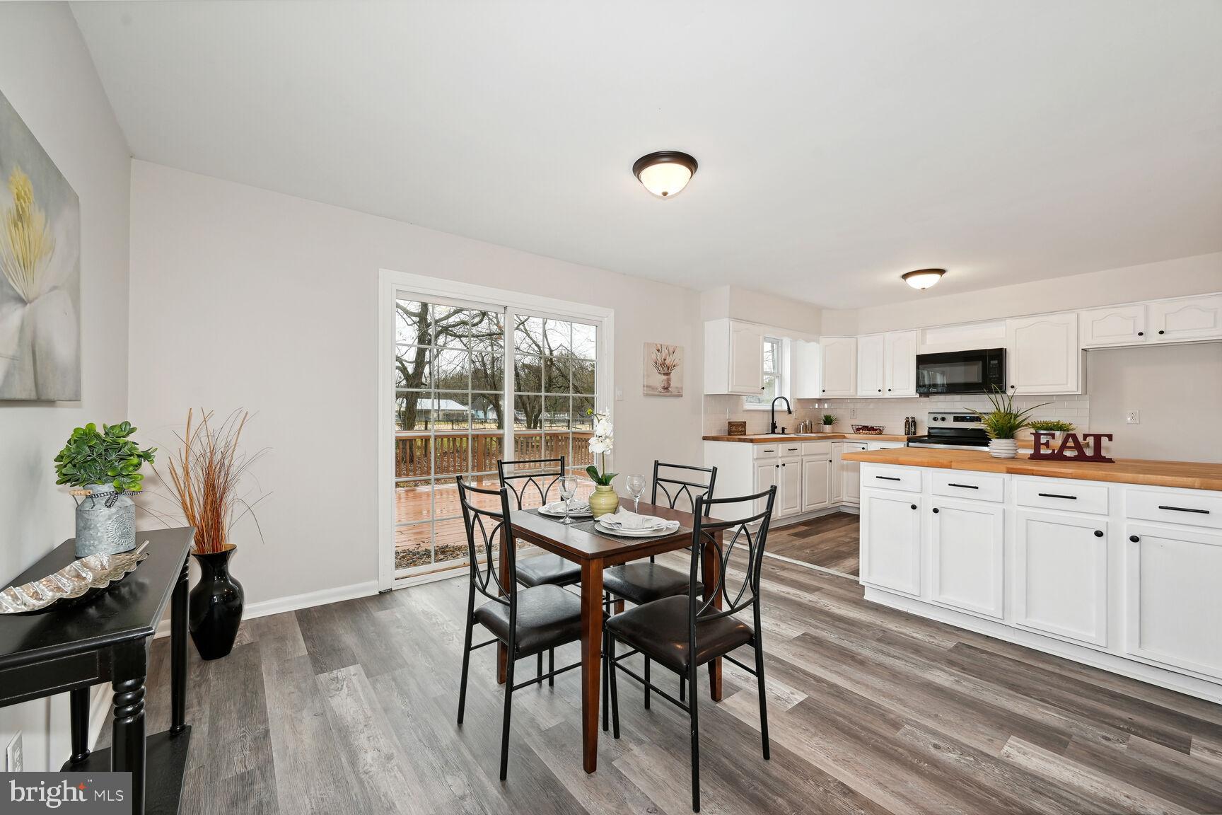 25 Estates Court Pine Hill, NJ 08021 - Photo 8 of 23 Dining Area