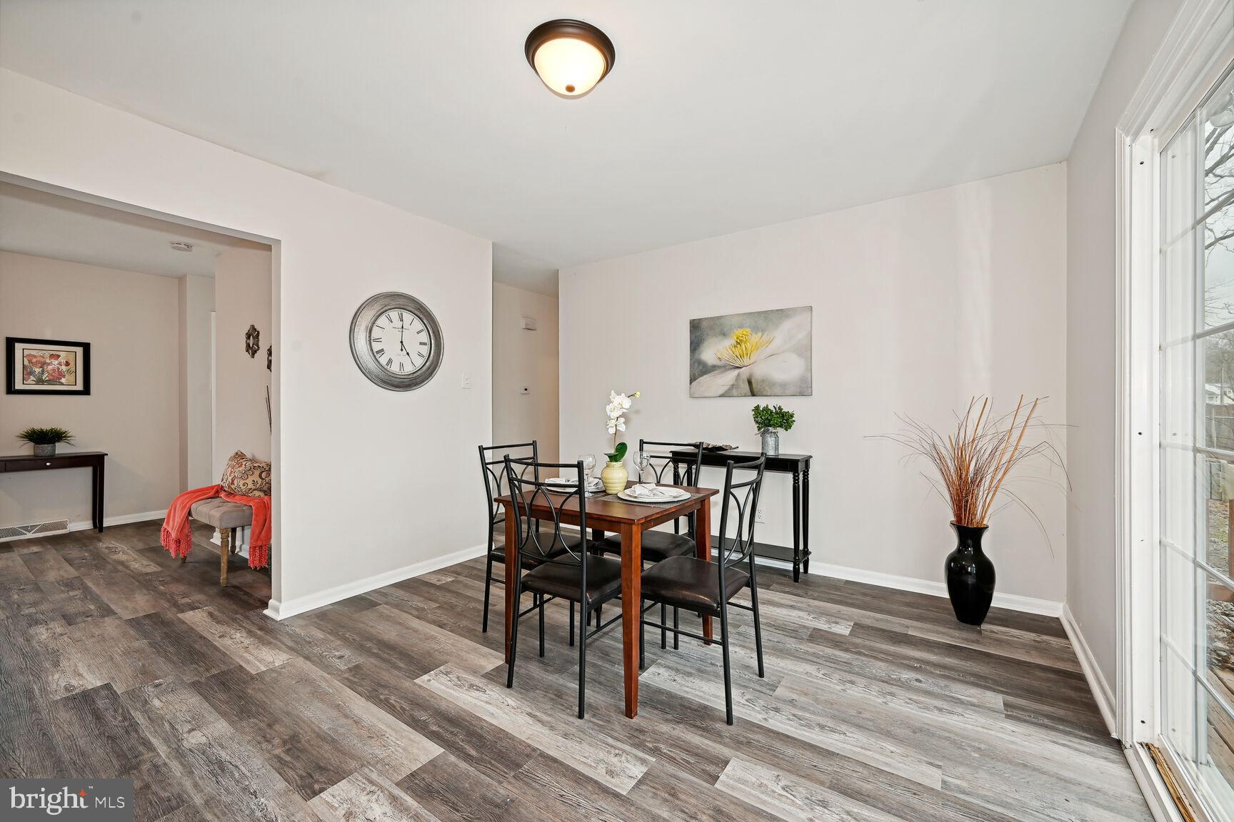 25 Estates Court Pine Hill, NJ 08021 - Photo 10 of 23 Dining Area