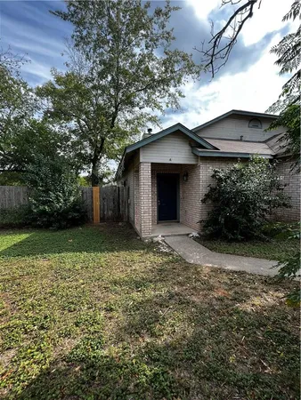 $1,550 | 2601 Alcott Lane, Unit A, Austin, TX 78748