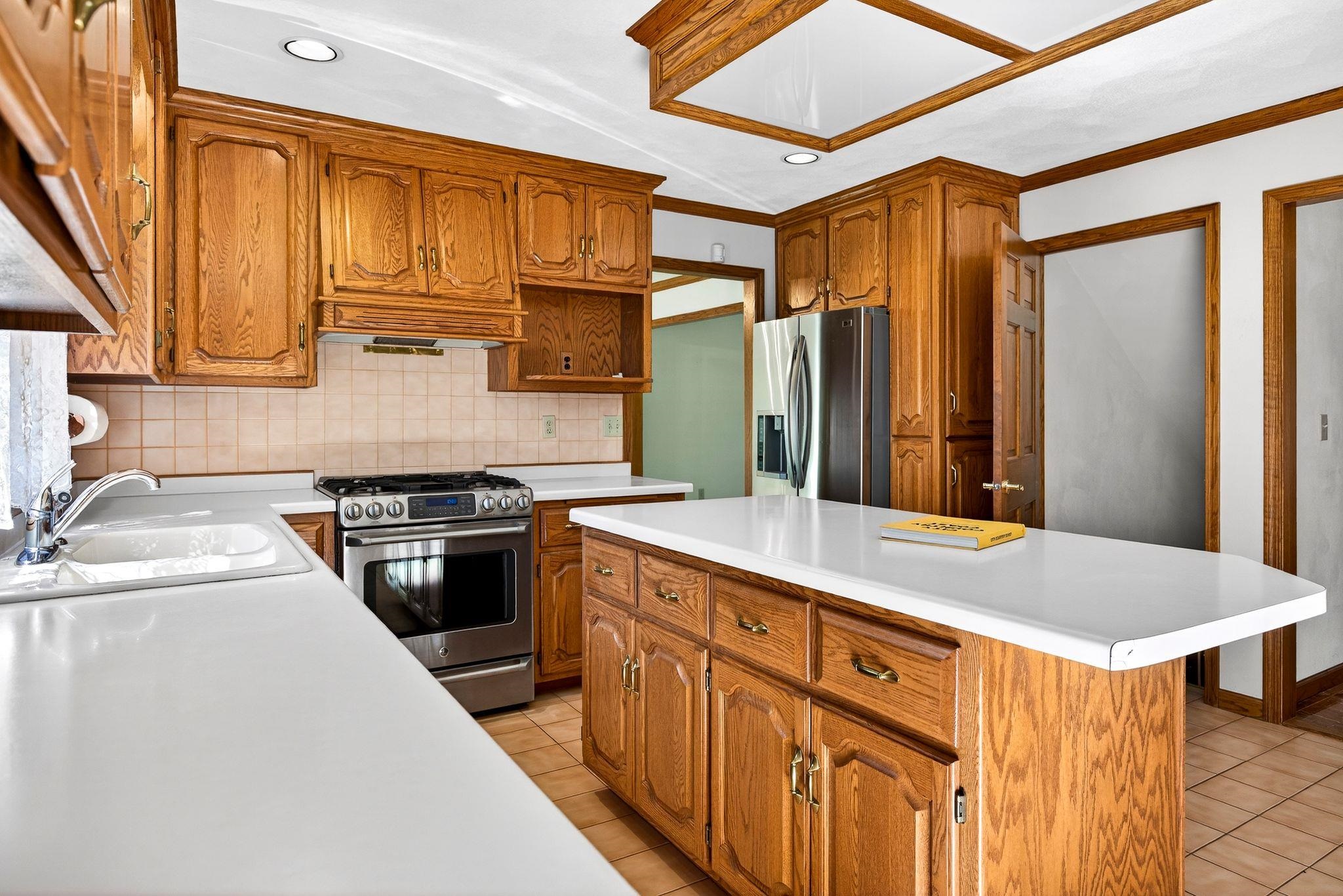 951 East Foxmoor Lane Appleton, WI 54911 - Photo 12 of 48