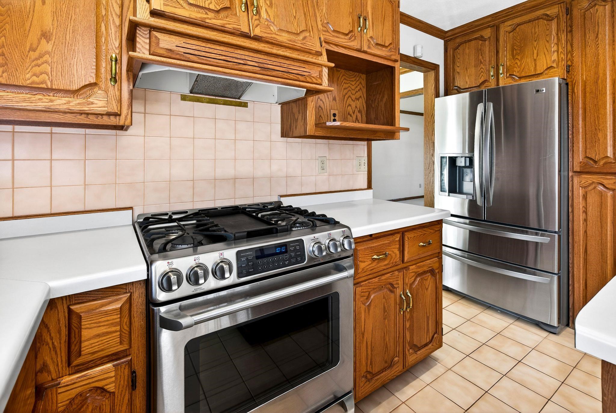 951 East Foxmoor Lane Appleton, WI 54911 - Photo 13 of 48