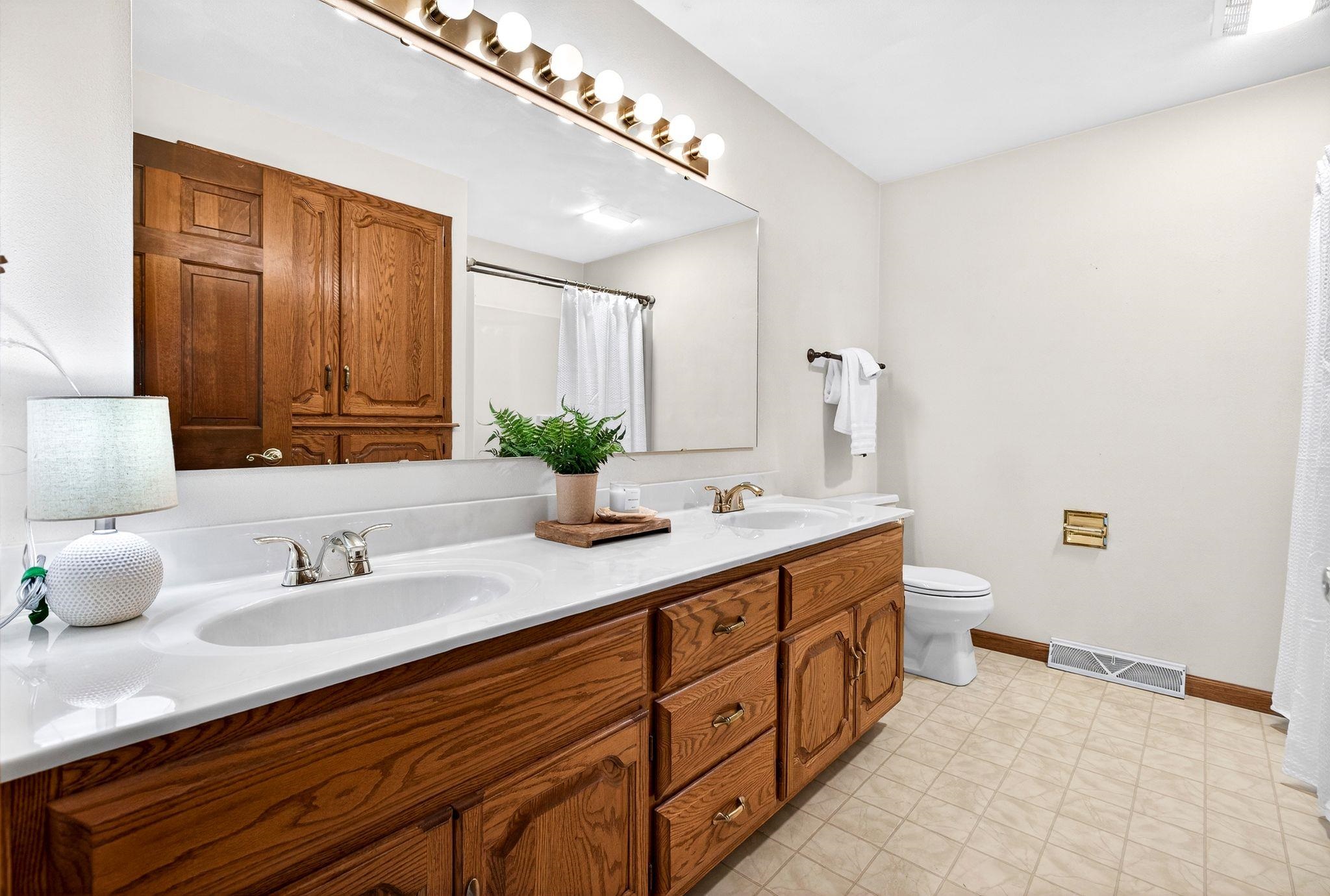 951 East Foxmoor Lane Appleton, WI 54911 - Photo 32 of 48