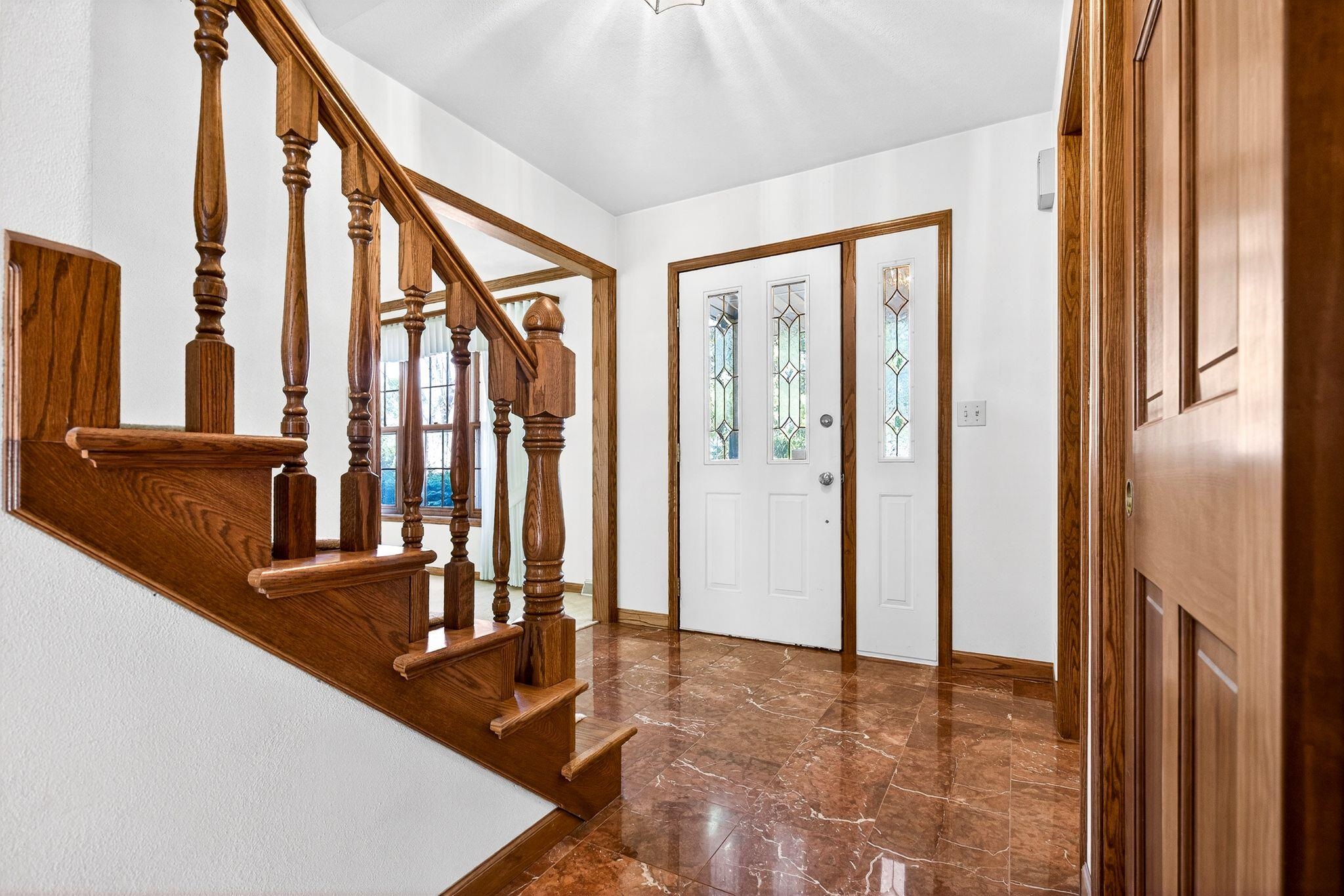 951 East Foxmoor Lane Appleton, WI 54911 - Photo 4 of 48