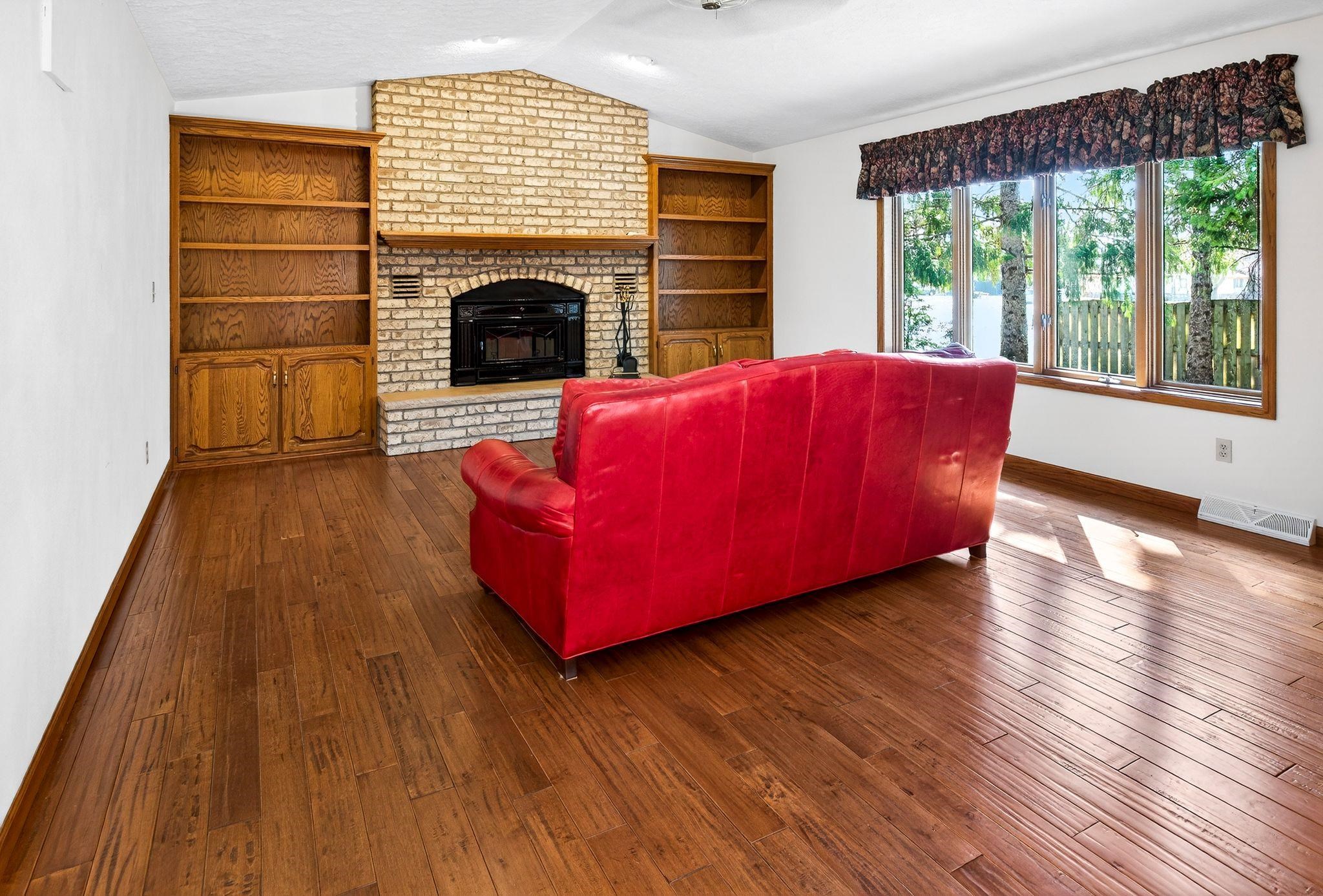 951 East Foxmoor Lane Appleton, WI 54911 - Photo 5 of 48