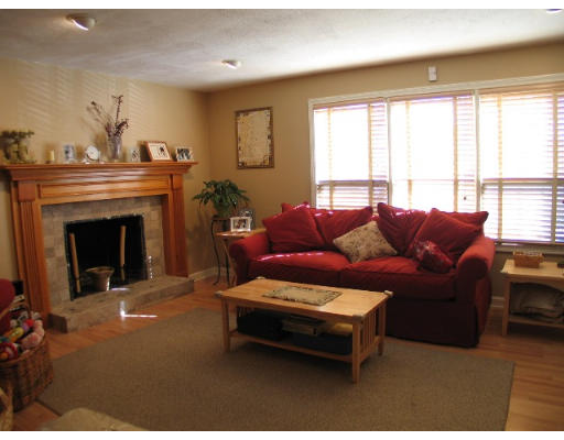 48 Robinhood Road Winchester, MA 01890 - Photo 4 of 12 Gallery Image 4