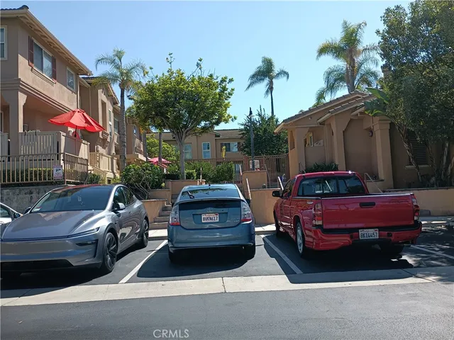 $718,500 | 335 West Summerfield Circle, Anaheim, CA 92802