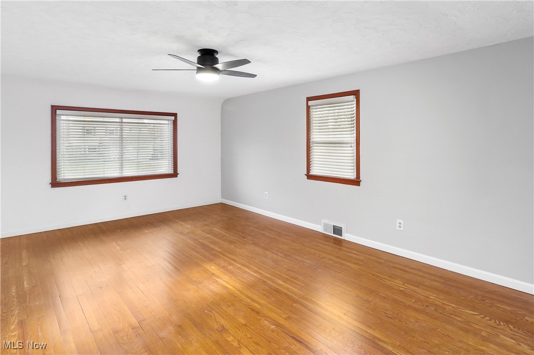 1352 Croyden Road Lyndhurst, OH 44124 - Photo 12 of 25