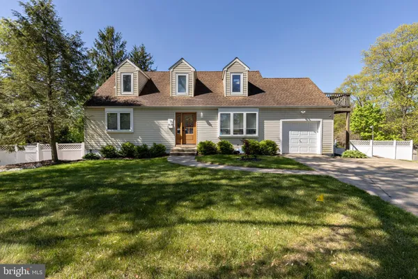 $439,850 | 17 Lisa Drive, Blackwood, NJ 08012