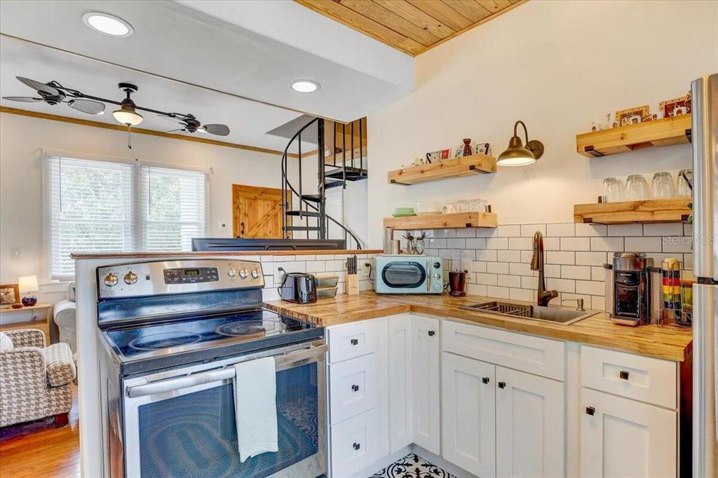 3219 West Hawthorne Road Tampa, FL 33611 - Photo 27 of 38 Gallery Image 27