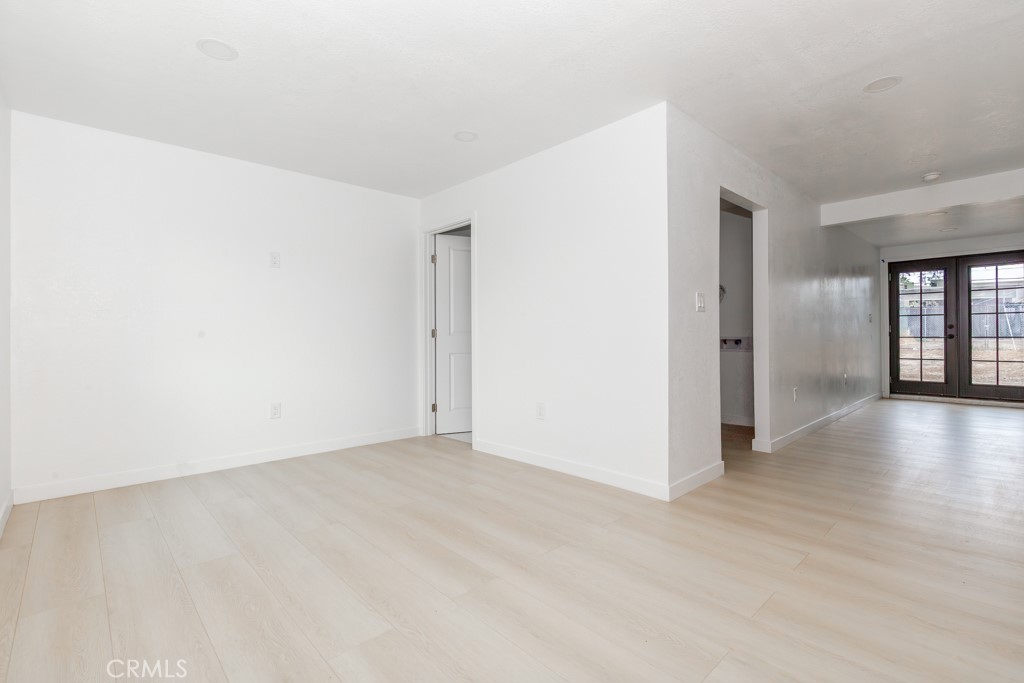 1935 Spring Garden Street Riverside, CA 92507 - Photo 17 of 38 Living Room