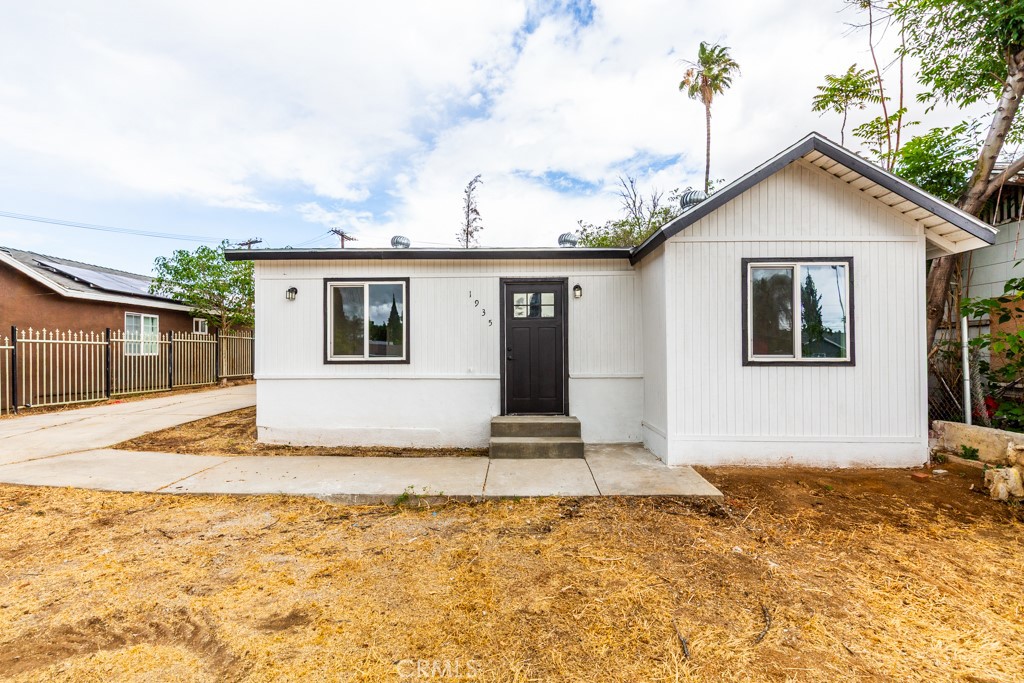 1935 Spring Garden Street Riverside, CA 92507 - Photo 2 of 38