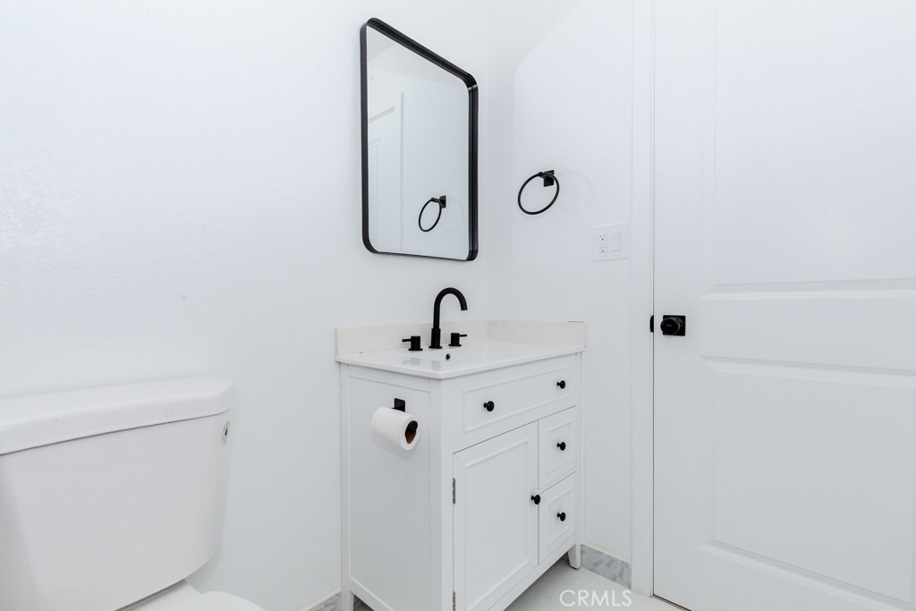 1935 Spring Garden Street Riverside, CA 92507 - Photo 28 of 38 Bathroom