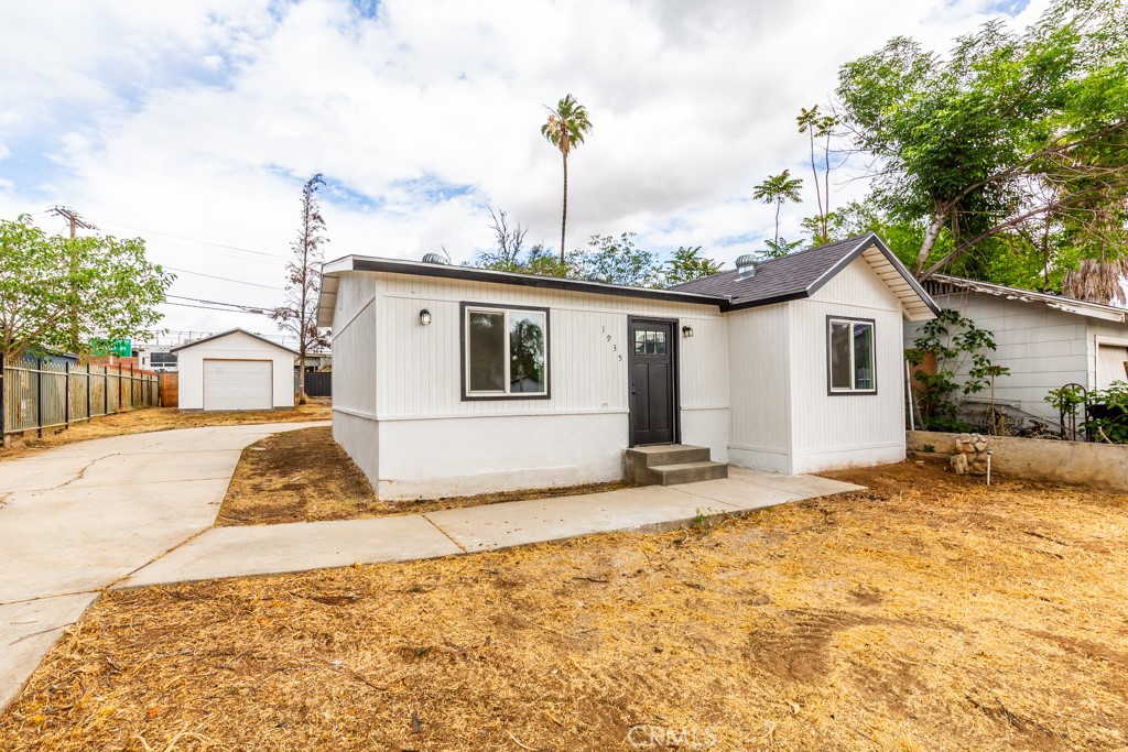 1935 Spring Garden Street Riverside, CA 92507 - Photo 4 of 38