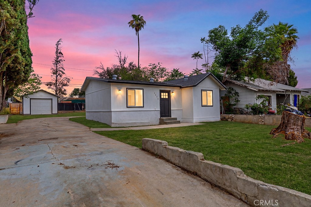 1935 Spring Garden Street Riverside, CA 92507 - Photo 5 of 38 Photo has been digitally enhanced to show what the front yard would look like with grass. It is currently dirt.
