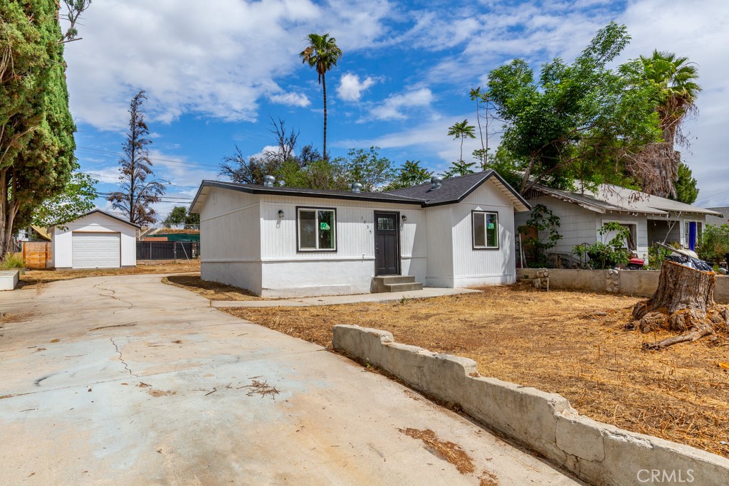 1935 Spring Garden Street Riverside, CA 92507 - Photo 6 of 38