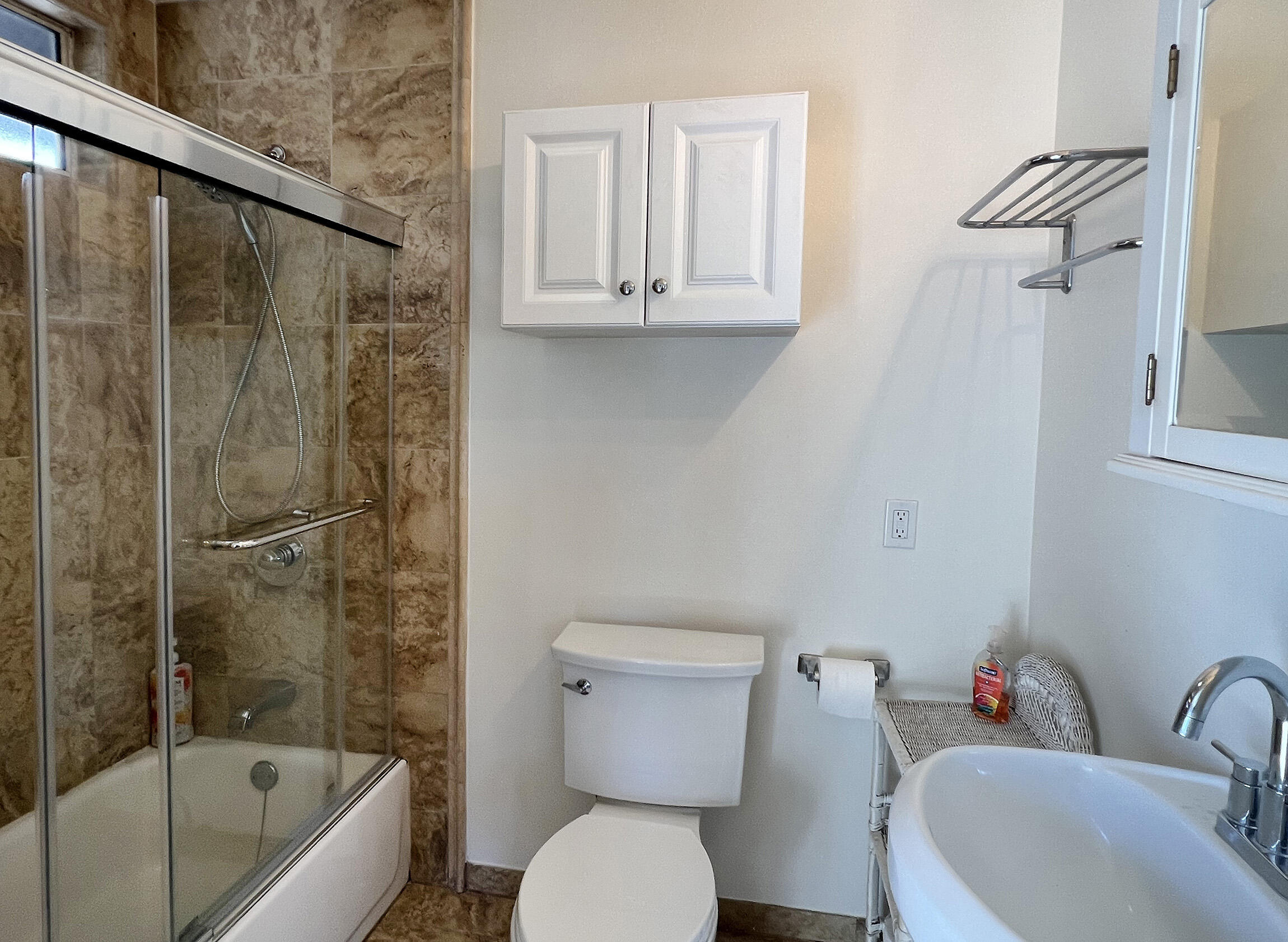 7307 Lowell Way Goleta, CA 93117 - Photo 10 of 24 Primary Bath