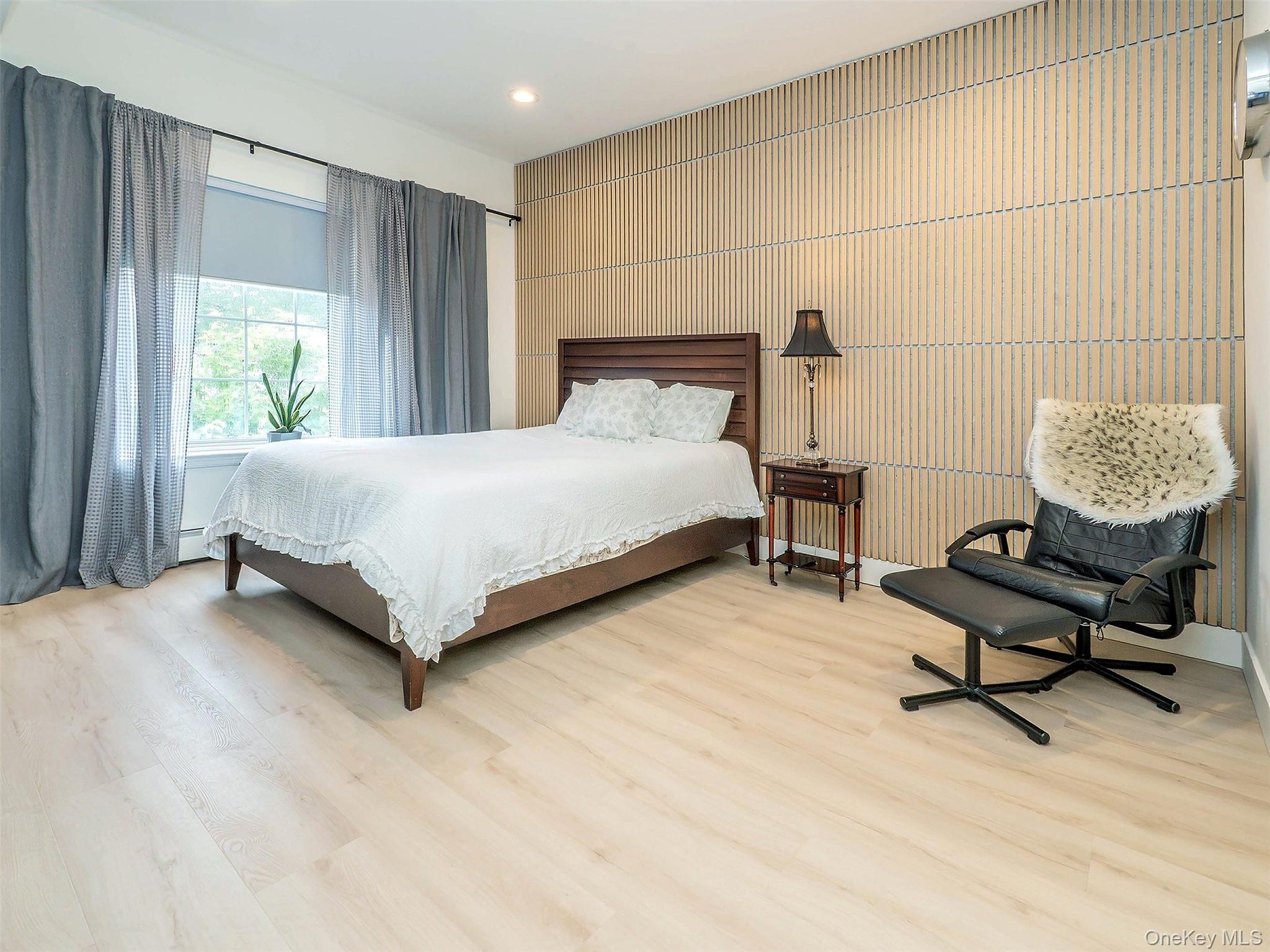 37 Dunwood Road, Unit B Port Washington, NY 11050 - Photo 20 of 27