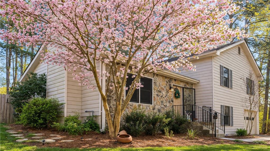 1682 Bennett Road Grayson, GA 30017 - Photo 2 of 20