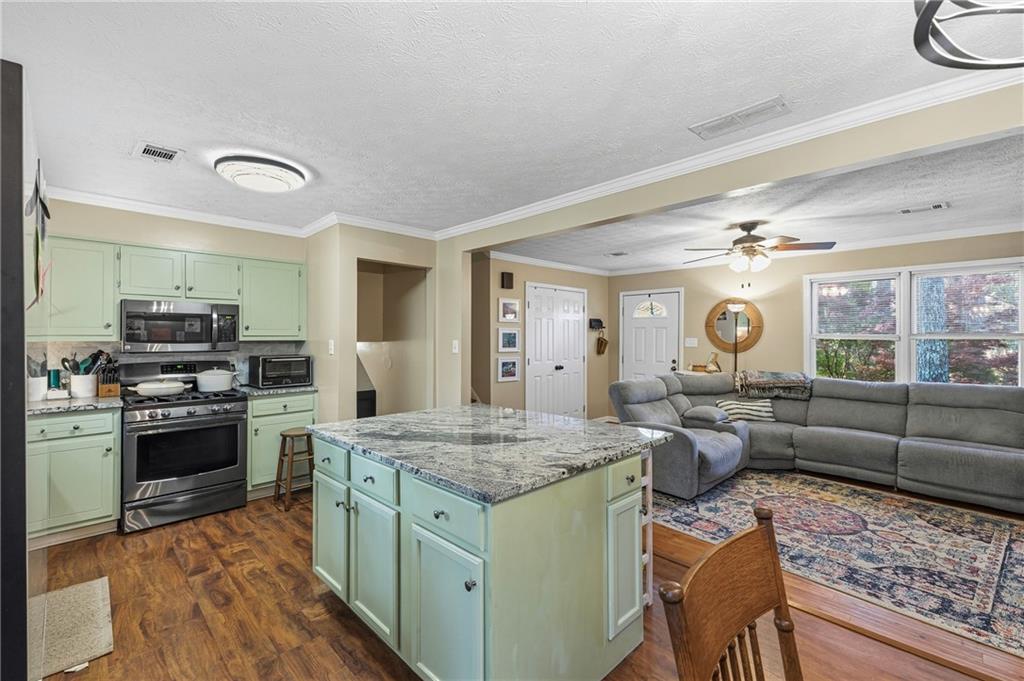 1682 Bennett Road Grayson, GA 30017 - Photo 7 of 27